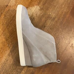 Brand new Paolo Anna shoes… never worn.